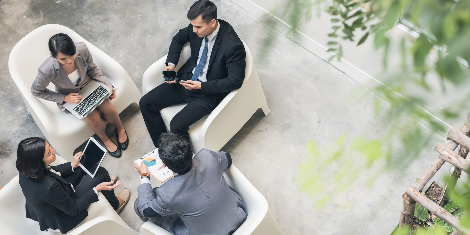  对标先进 筑巢引凤